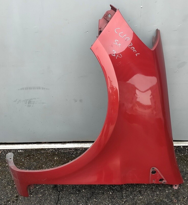 Parafango anteriore sinistro 8200256118 RENAULT CLIO 2005-2011