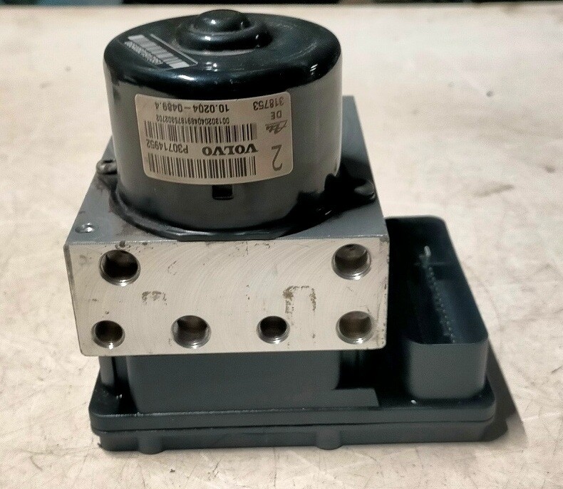 ABS 30714952 VOLVO V70 2.4 D5  2004-2008