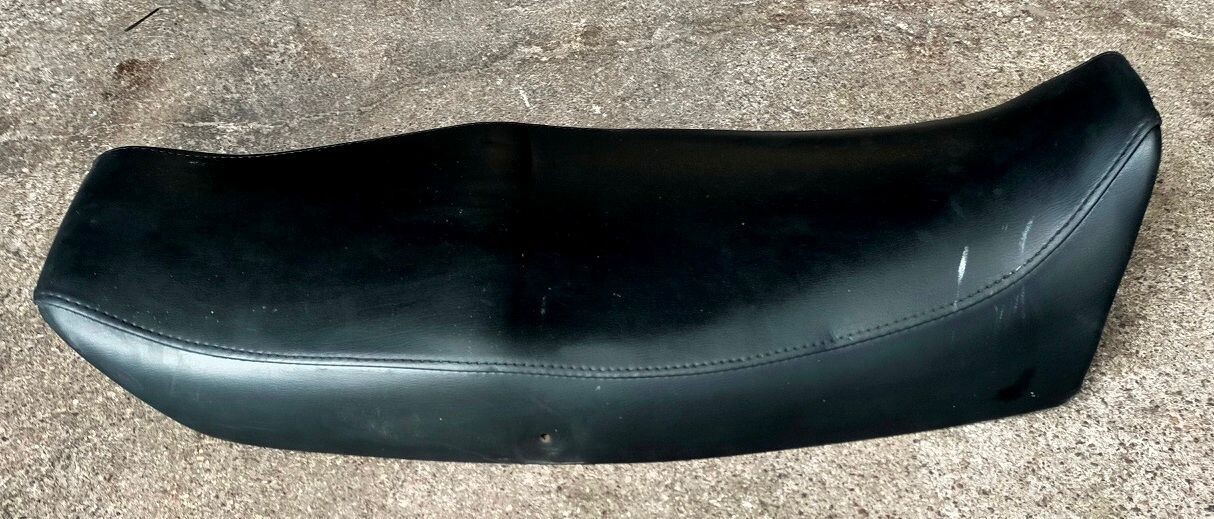 Sella 1AE-24730 YAMAHA FZ 750 1FN  1985