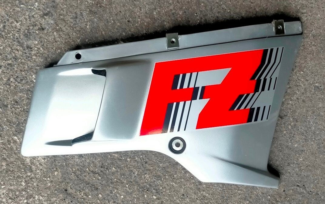 Carena destra 1AE 2835V YAMAHA FZ 750  - 1985