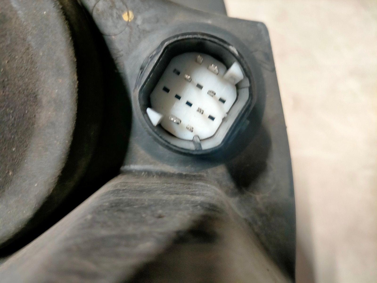 Fanale anteriore destro 89101373 FIAT GRANDE PUNTO 2006-2014 -spinotto bianco