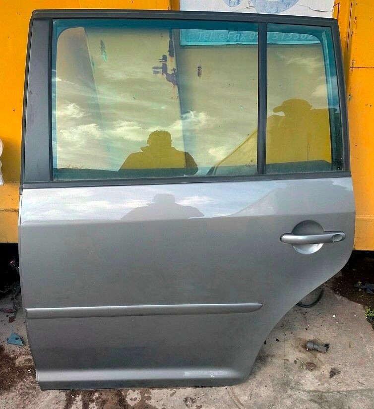 Porta posteriore sinistra VOLKSWAGEN TOURAN 2004-2010