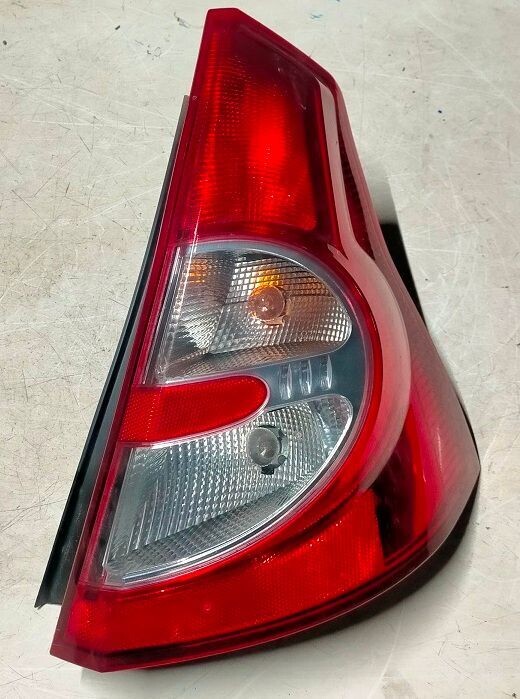 Fanale posteriore destro 8200734824  DACIA SANDERO 2008-2012