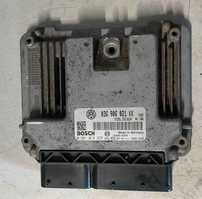 Centralina Ecu 03G906021KK-0281013228 VOLKSWAGEN GOLF 5  2.0 TDI  2003-2008