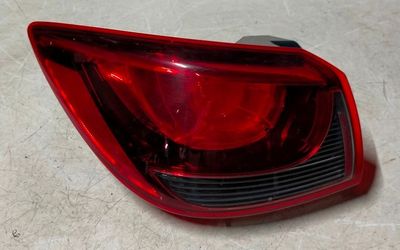 Fanale posteriore destro esterno DB5J-51160 MAZDA 2 -1.5 16V  Skyactiv-G (66kw)- (14>)