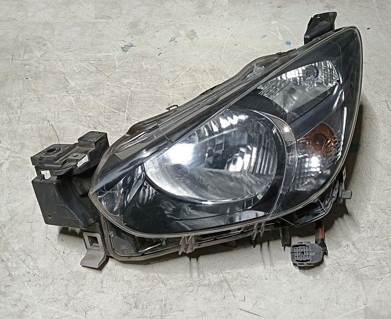 Fanale anteriore sinistro DB5J51040 MAZDA 2 1.5 16V Skyactiv-G (66kw)- (14>)
