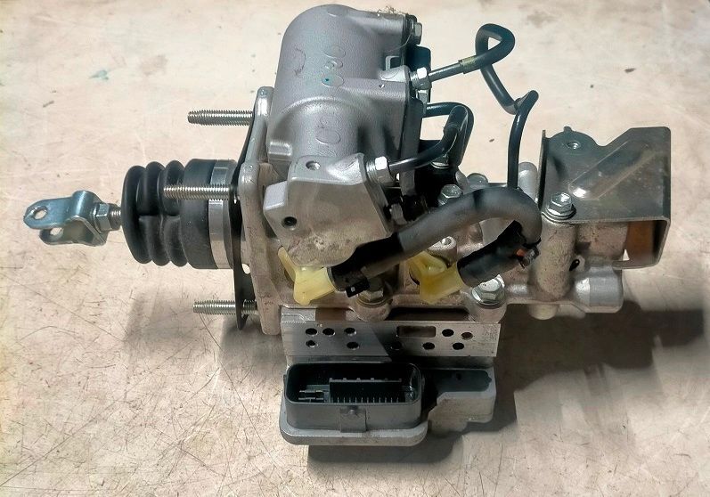 ABS 47210-52370 TOYOTA YARIS HYBRID 1.5  (2014-2017)