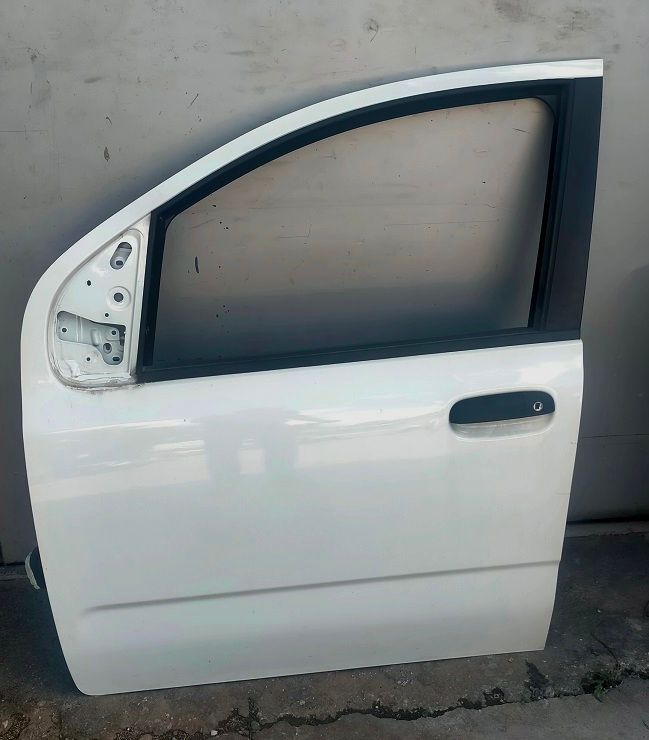 Portiera  anteriore sinistra FIAT PANDA 312 senza modanatura (2012-2019)
