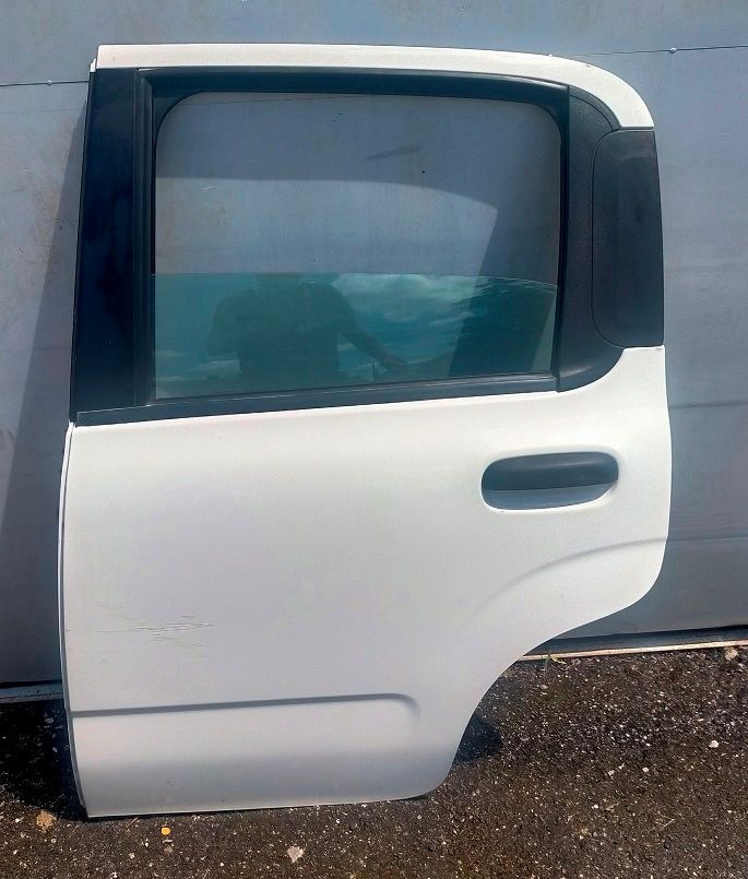Portiera posteriore sinistra FIAT PANDA 312 senza modanatura (2012-2019)