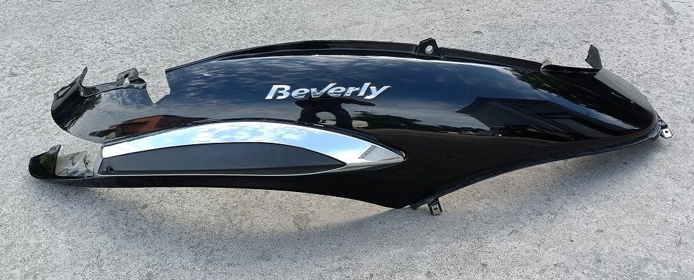 Carena fiancata sinistro CM012102 PIAGGIO BEVERLY 300 Ie 2009-2014