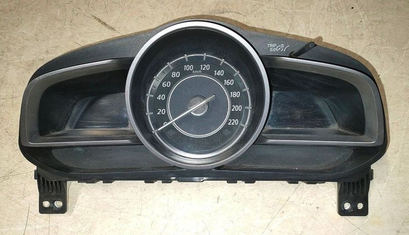 Quadro strumenti  KF063 D09M55430 MAZDA 2 1.5 16V Skyactiv-G 2014