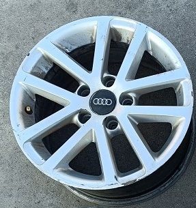 Cerchio in lega 7X16 ET 45 AUDI 5 Fori