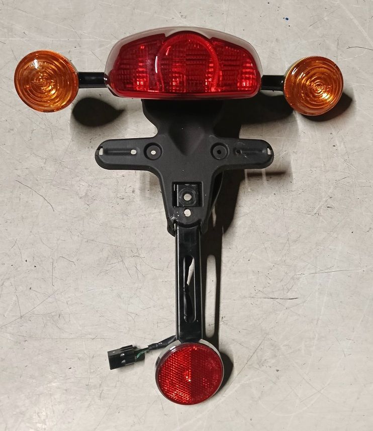 Fanale posteriore completo T2703777 TRIUMPH BONNEVILLE T100 900 cc ( 2021-2025)