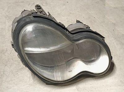 Fanale anteriore destro 0301166202- A2038200261 MERCEDES C220 W203  (2002-2007)