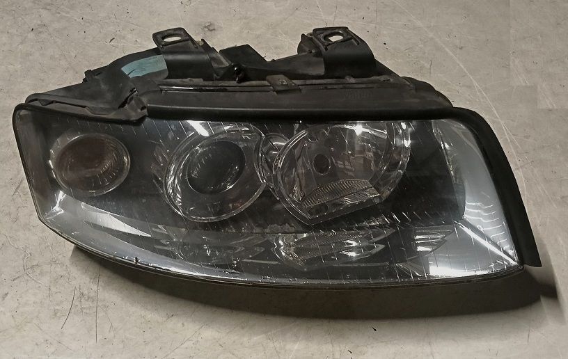 Fanale anteriore  destro 8E0941004F AUDI A4  (2001-2004)