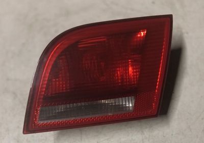 Fanale posteriore interno destro 8P4945094 AUDI A3 Berlina 2003-2008 Fanale posteriore interno destro 8P4945094 AUDI A3 Berlina 2003-2008