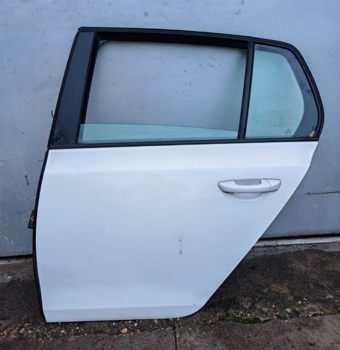 Portiera posteriore sinistra VOLKSWAGEN GOLF 6 1.6 Tdi 2008-2012 Portiera posteriore sinistra VOLKSWAGEN GOLF 6 1.6 Tdi 2008-2012