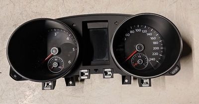 Quadro strumenti 5K0920870E VOLKSWAGEN GOLF 6 -1.6 Tdi 2008-2012 Quadro strumenti 5K0920870E VOLKSWAGEN GOLF 6 -1.6 Tdi 2008-2012