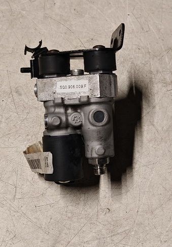 Riduttore (polmone) metano 5Q0906009F VOLKSWAGEN GOLF 7 1.4 16V TGI bz/m (81kw) (2012-2017) Riduttore (polmone) metano 5Q0906009F VOLKSWAGEN GOLF 7 1.4 16V TGI bz/m (81kw) (2012-2017)