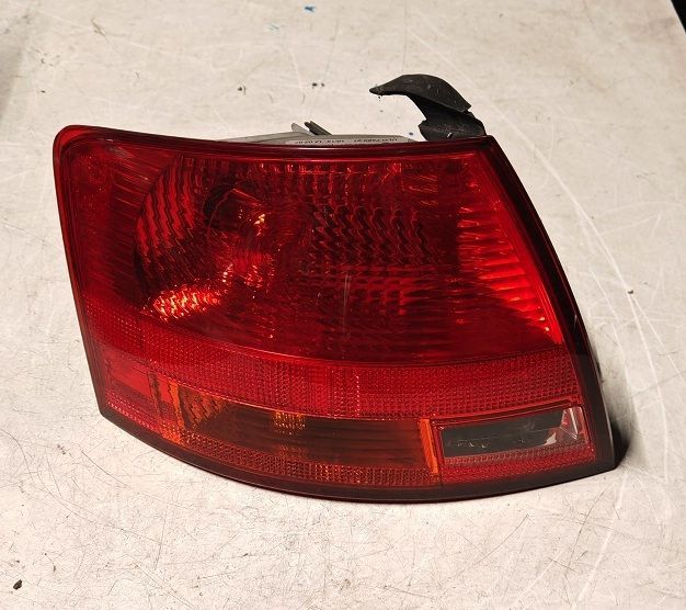 Fanale posteriore sinistro esterno 8E9945095E AUDI A4 Avant 2004-2007