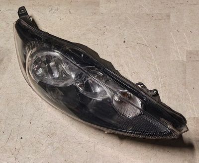 Fanale anteriore destro 8A61-13W029-AH FORD FIESTA 1.4 Tdci (2008-2014) interno fanale nero Fanale anteriore destro 8A61-13W029-AH FORD FIESTA 1.4 Tdci (2008-2014) interno fanale nero