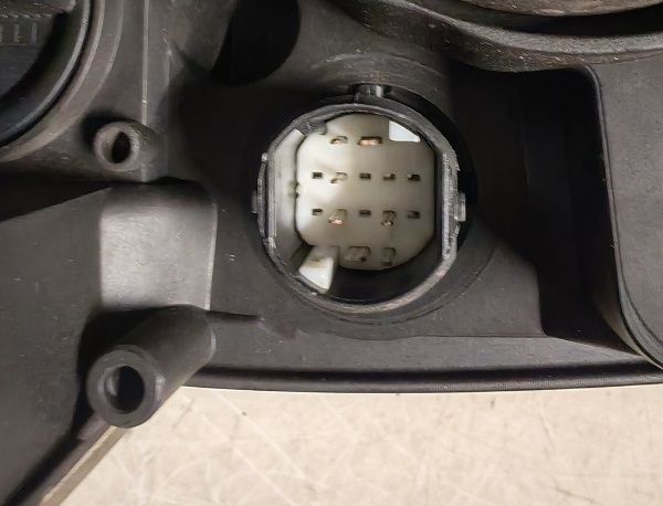 Fanale anteriore sinistro 43711757 FIAT BRAVO 1.6 MJT (2007-2014) Spinotto bianco