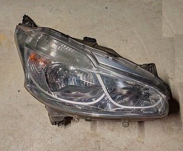 Fanale anteriore destro 9802221280-89905648 PEUGEOT 208 1.4 Hdi 2012-2015 Fanale anteriore destro 9802221280-89905648 PEUGEOT 208 1.4 Hdi 2012-2015