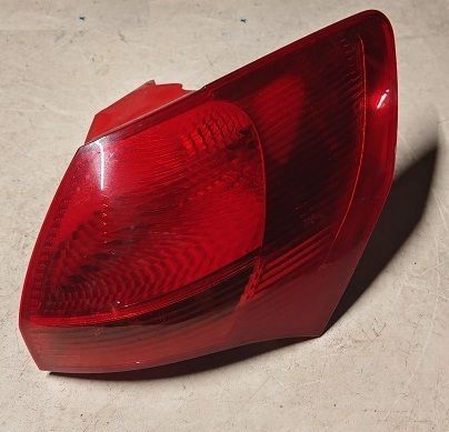 Fanale posteriore esterno destro 92402-1P000 KIA VENGA 1.4 Crdi 2010-2015