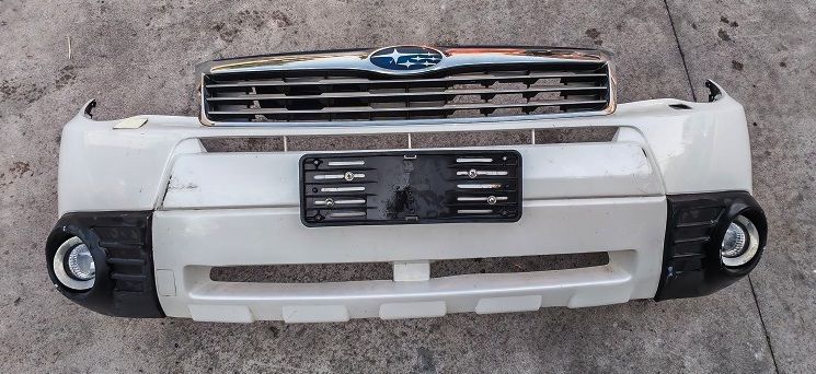 Paraurti anteriore completo SUBARU FORESTER (2010-2013) con fendinebbia Paraurti anteriore completo SUBARU FORESTER (2010-2013) con fendinebbia