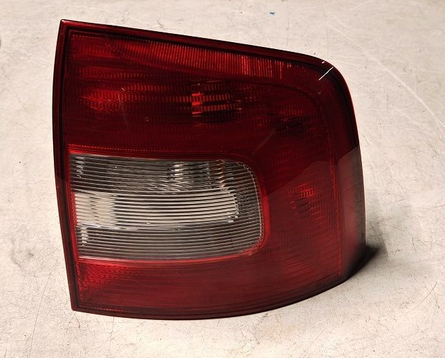 Fanale posteriore destro 1Z9945096A SKODA OCTAVIA SW 1.6 TDI (2008-2013) Fanale posteriore destro 1Z9945096A SKODA OCTAVIA SW 1.6 TDI (2008-2013)