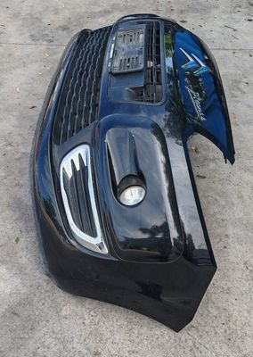 Paraurti anteriore CITROEN C3 Picasso 1.6 Hdi (2009-2014) con fendinebbia Paraurti anteriore CITROEN C3 Picasso 1.6 Hdi (2009-2014) con fendinebbia