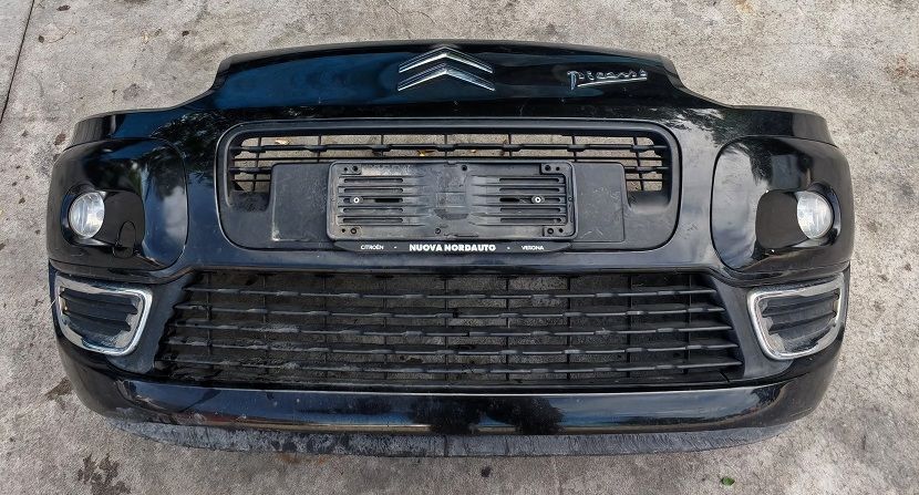Paraurti anteriore CITROEN C3 Picasso 1.6 Hdi (2009-2014) con fendinebbia Paraurti anteriore CITROEN C3 Picasso 1.6 Hdi (2009-2014) con fendinebbia