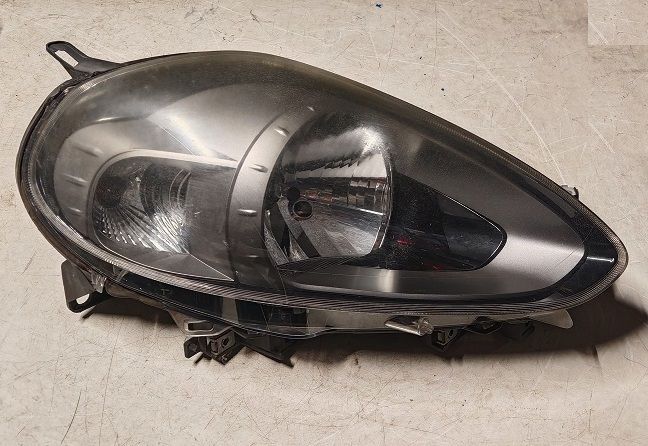 Fanale anteriore destro 89102045 FIAT PUNTO EVO 2009-2012 spinotto viola Fanale anteriore destro 89102045 FIAT PUNTO EVO 2009-2012 spinotto viola