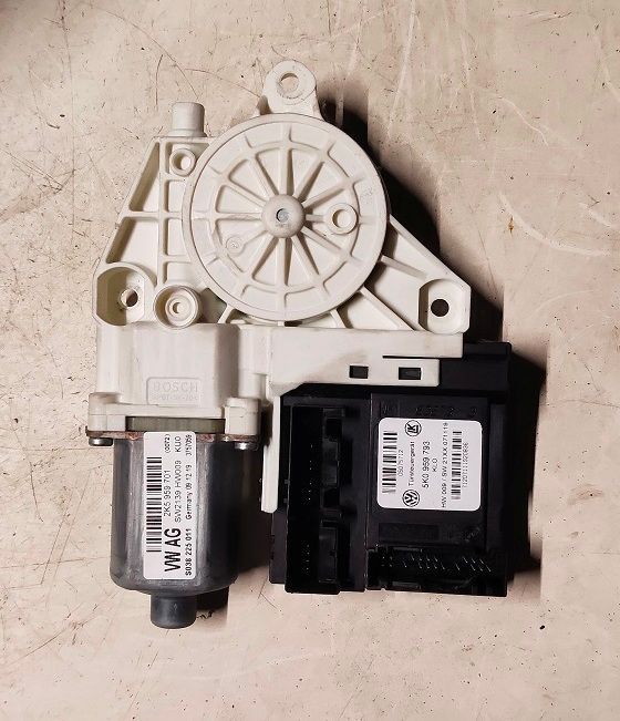 Motorino alzacristalli anteriore sx 5k0959793 VOLKSWAGEN CADDY IV 2.0 Tdi (2015-2020) Motorino alzacristalli anteriore sx 5k0959793 VOLKSWAGEN CADDY IV 2.0 Tdi (2015-2020)