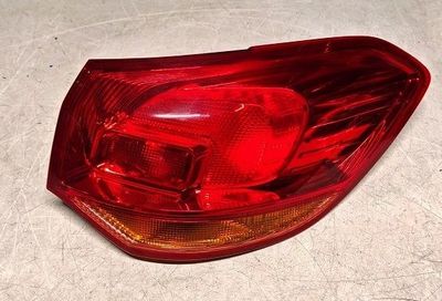 Fanale posteriore esterno destro 13282243 OPEL ASTRA J SW 2010-2015 Fanale posteriore esterno destro 13282243 OPEL ASTRA J SW 2010-2015