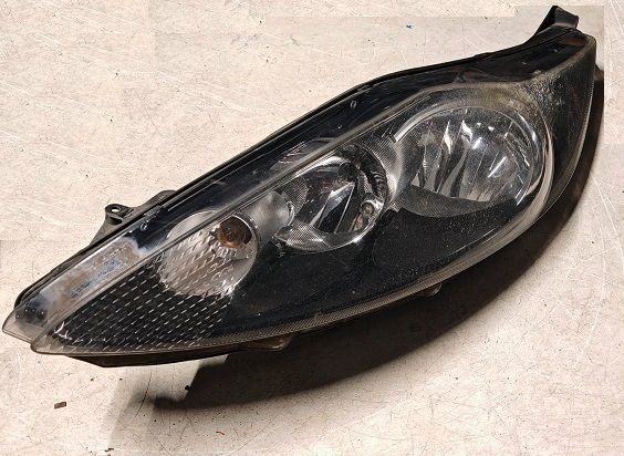 Fanale anteriore sinistro 8A61-13W030-AH FORD FIESTA 1.4 Tdci (2008-2014) interno fanale nero Fanale anteriore sinistro 8A61-13W030-AH FORD FIESTA 1.4 Tdci (2008-2014) interno fanale nero