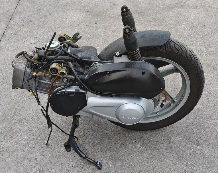 Motore KF03E HONDA SH 150 (2001-2004) Motore KF03E HONDA SH 150 (2001-2004)