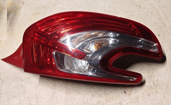 Fanale posteriore destro 9672628380 PEUGEOT 208 1.4 Hdi (2012-2015) 5P Fanale posteriore destro 9672628380 PEUGEOT 208 1.4 Hdi (2012-2015) 5P