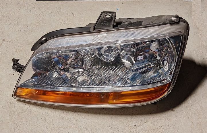 Fanale anteriore sinistro 51708732 FIAT IDEA 1.4 (2002-2005) freccia arancione Fanale anteriore sinistro 51708732 FIAT IDEA 1.4 (2002-2005) freccia arancione