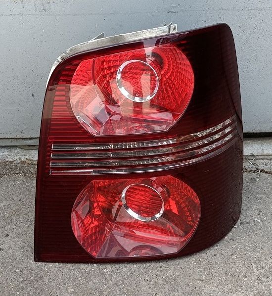 Fanale posteriore destro 1T0945096N VOLKSWAGEN TOURAN 2006-2011 Fanale posteriore destro 1T0945096N VOLKSWAGEN TOURAN 2006-2011
