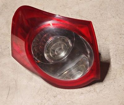Fanale posteriore esterno sinistro 3C9945095 VOLKSWAGEN PASSAT 2.0 Tdi SW (2005-2010) Fanale posteriore esterno sinistro 3C9945095 VOLKSWAGEN PASSAT 2.0 Tdi SW (2005-2010)