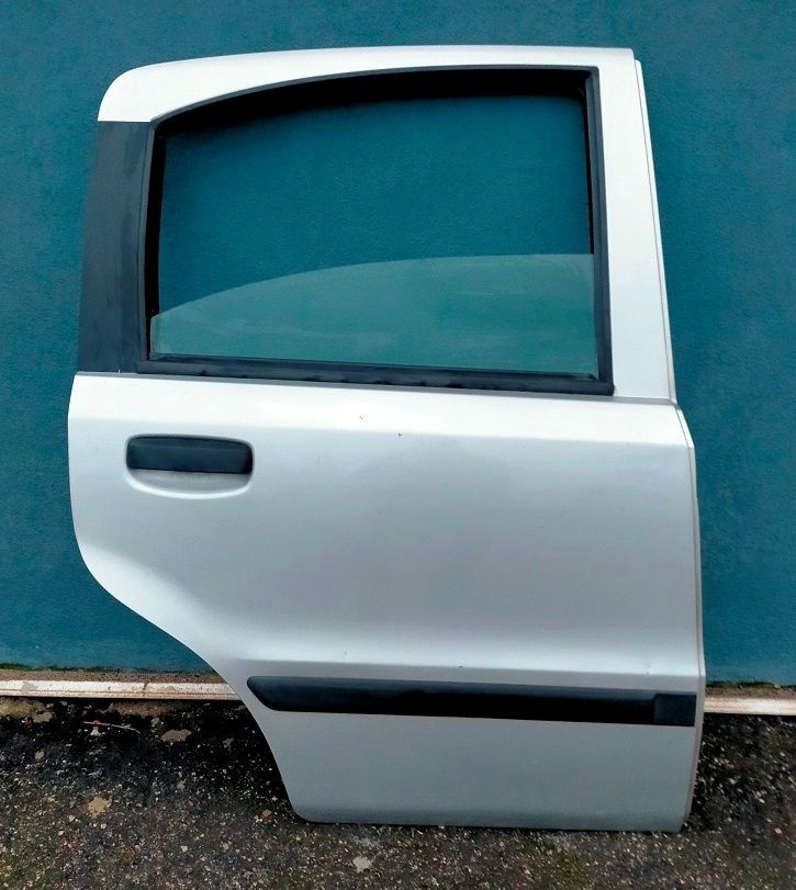 Porta posteriore destra FIAT PANDA II 169 (2003-2012) Porta posteriore destra FIAT PANDA II 169 (2003-2012)
