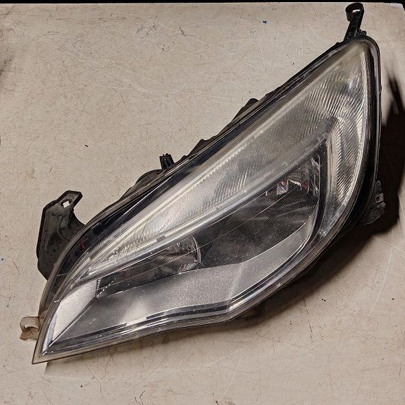 Fanale anteriore sinistro 1EG010011-01 -13253646 OPEL ASTRA J 1.7 CDTI 2010-2015 Fanale anteriore sinistro 1EG010011-01 -13253646 OPEL ASTRA J 1.7 CDTI 2010-2015