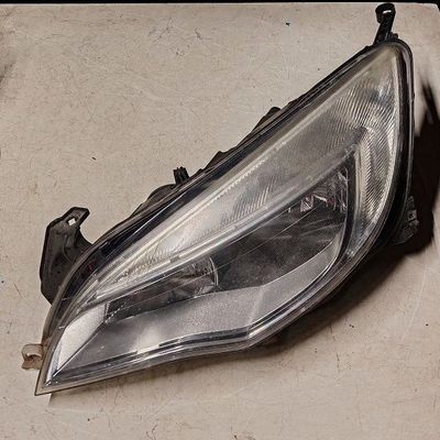 Fanale anteriore sinistro 1EG010011-01 -13253646 OPEL ASTRA J 1.7 CDTI 2010-2015 Fanale anteriore sinistro 1EG010011-01 -13253646 OPEL ASTRA J 1.7 CDTI 2010-2015