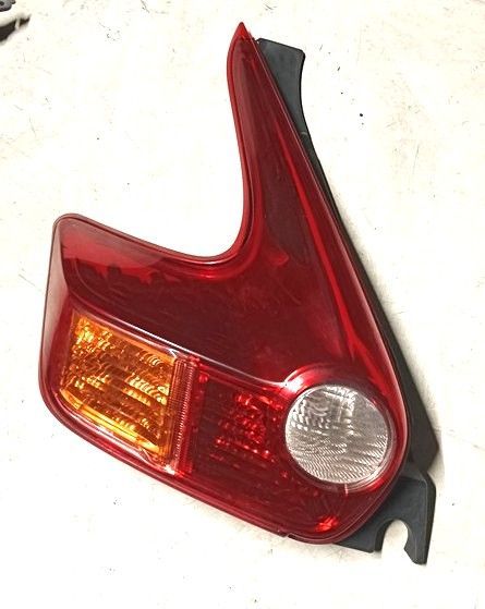 Fanale posteriore sinistro 265501KA0B NISSAN JUKE 1° serie (2010-2013) Fanale posteriore sinistro 265501KA0B NISSAN JUKE 1° serie (2010-2013)