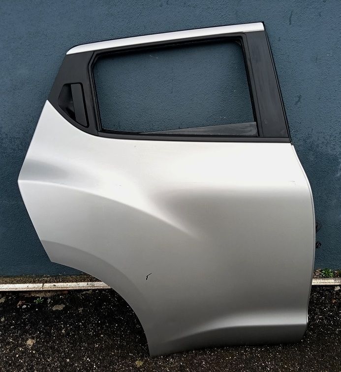 Portiera posteriore destra NISSAN JUKE (2010-2014) Portiera posteriore destra NISSAN JUKE (2010-2014)