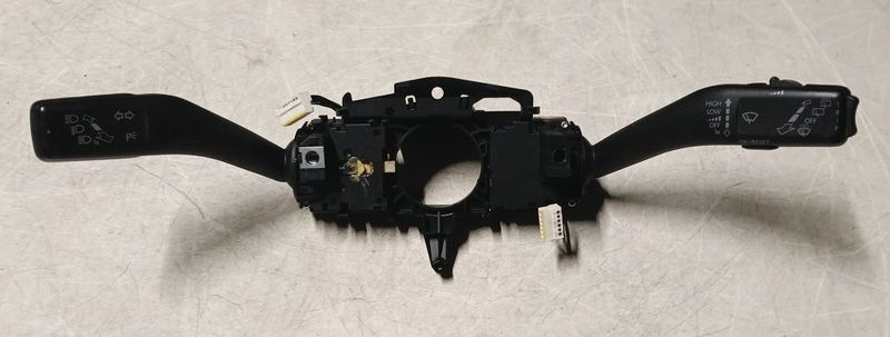 Devio luci completo 5K0953507AS VOLKSWAGEN GOLF 6 2008-2012 Devio luci completo 5K0953507AS VOLKSWAGEN GOLF 6 2008-2012