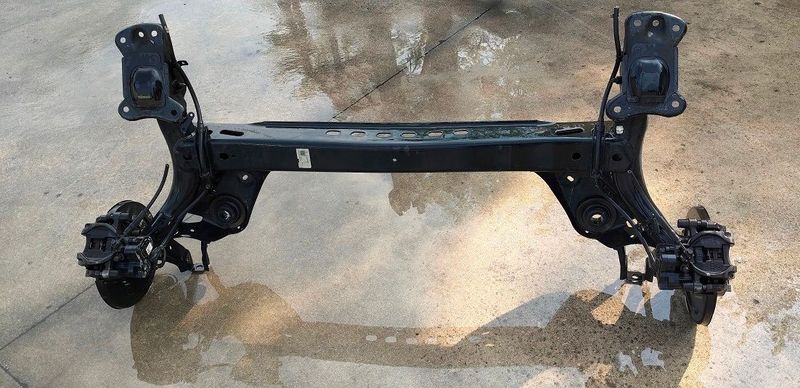 Assale posteriore 5Q0501049BA VOLKSWAGEN GOLF 7 VARIANT 1.4 Benzina-Metano 2012-2017 Assale posteriore 5Q0501049BA VOLKSWAGEN GOLF 7 VARIANT 1.4 Benzina-Metano 2012-2017