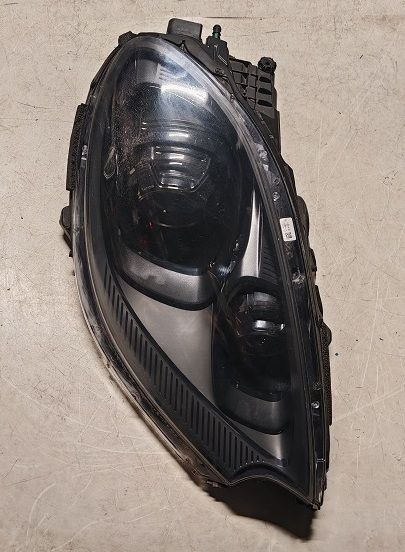 Fanale anteriore destro 95B941032CT XENON PORSCHE MACAN 2013-2018 Fanale anteriore destro 95B941032CT XENON PORSCHE MACAN 2013-2018