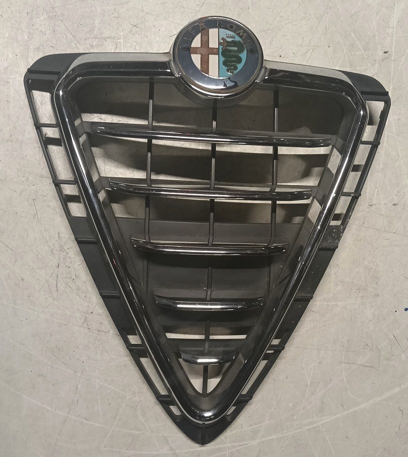 Griglia anteriore ALFA GIULIETTA (2010-2013)